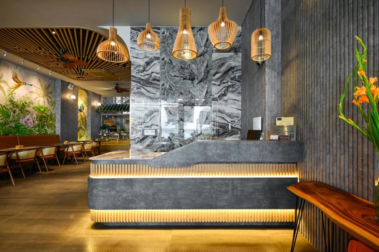La Opera Saigon Hotel ホーチミン市 エクステリア 写真